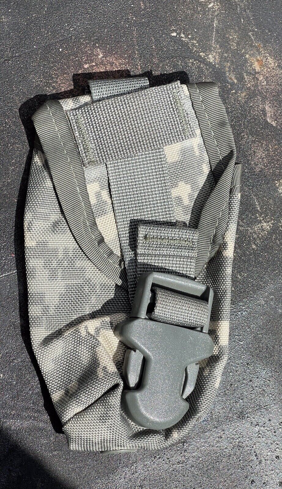 US Military Issue Molle II Army ACU Digital Flash Bang Grenade Pouch MINT