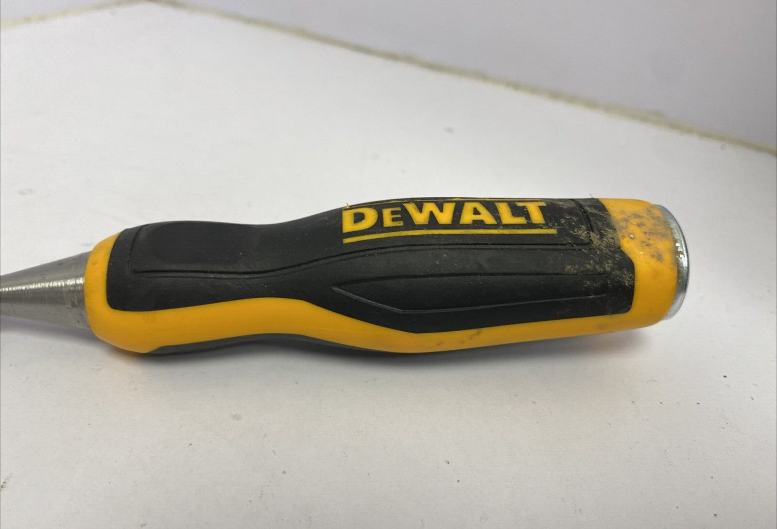 DEWALT 1" 25mm Side-Strike Chisel