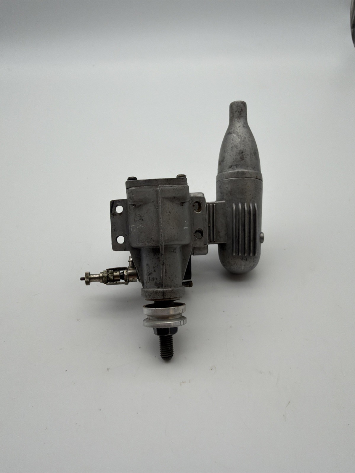 Vintage Thunder Tiger 25 RC model airplane engine M16