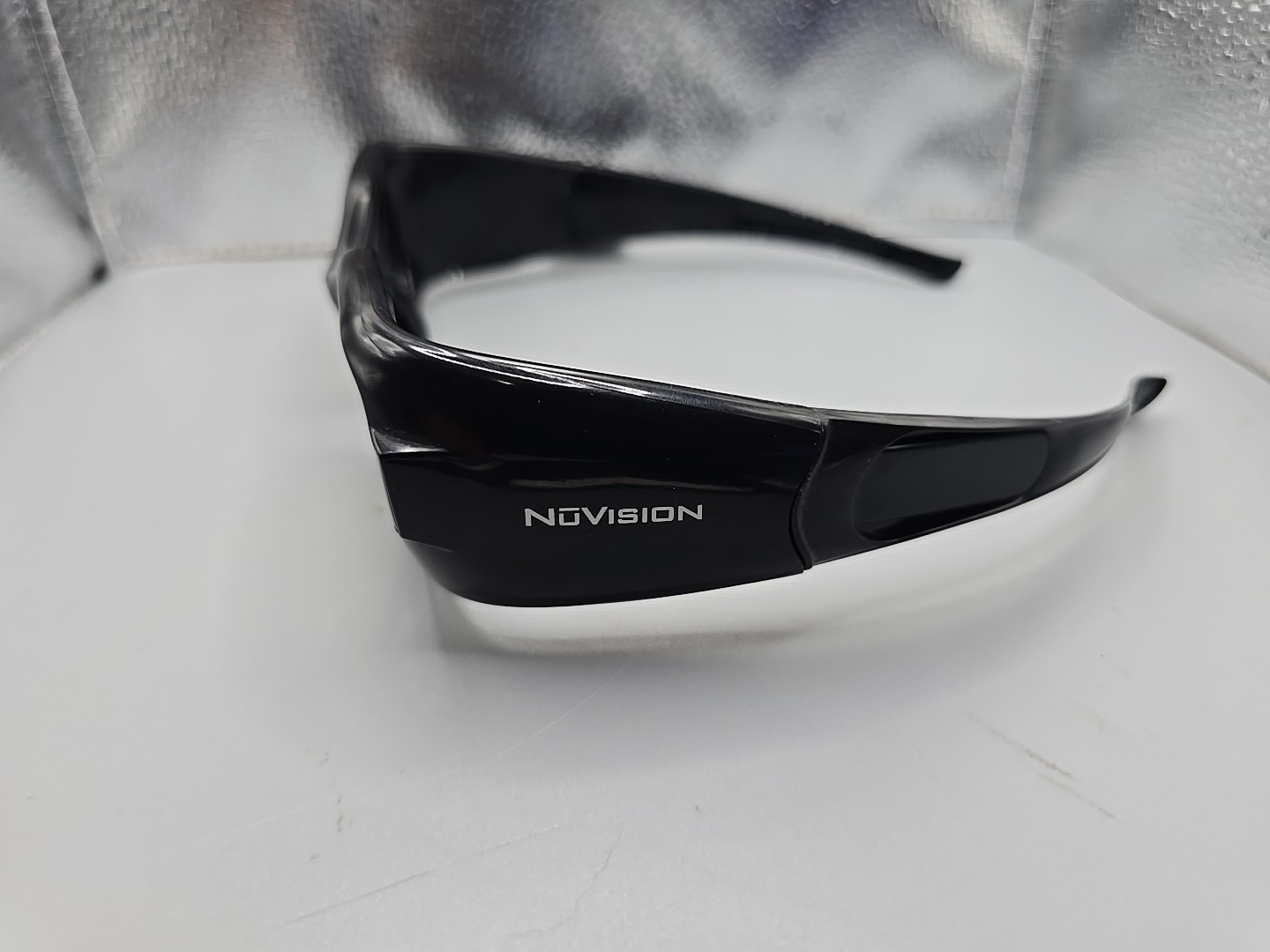 2 NOVISION 3D Glasses MODEL DTVGDC4