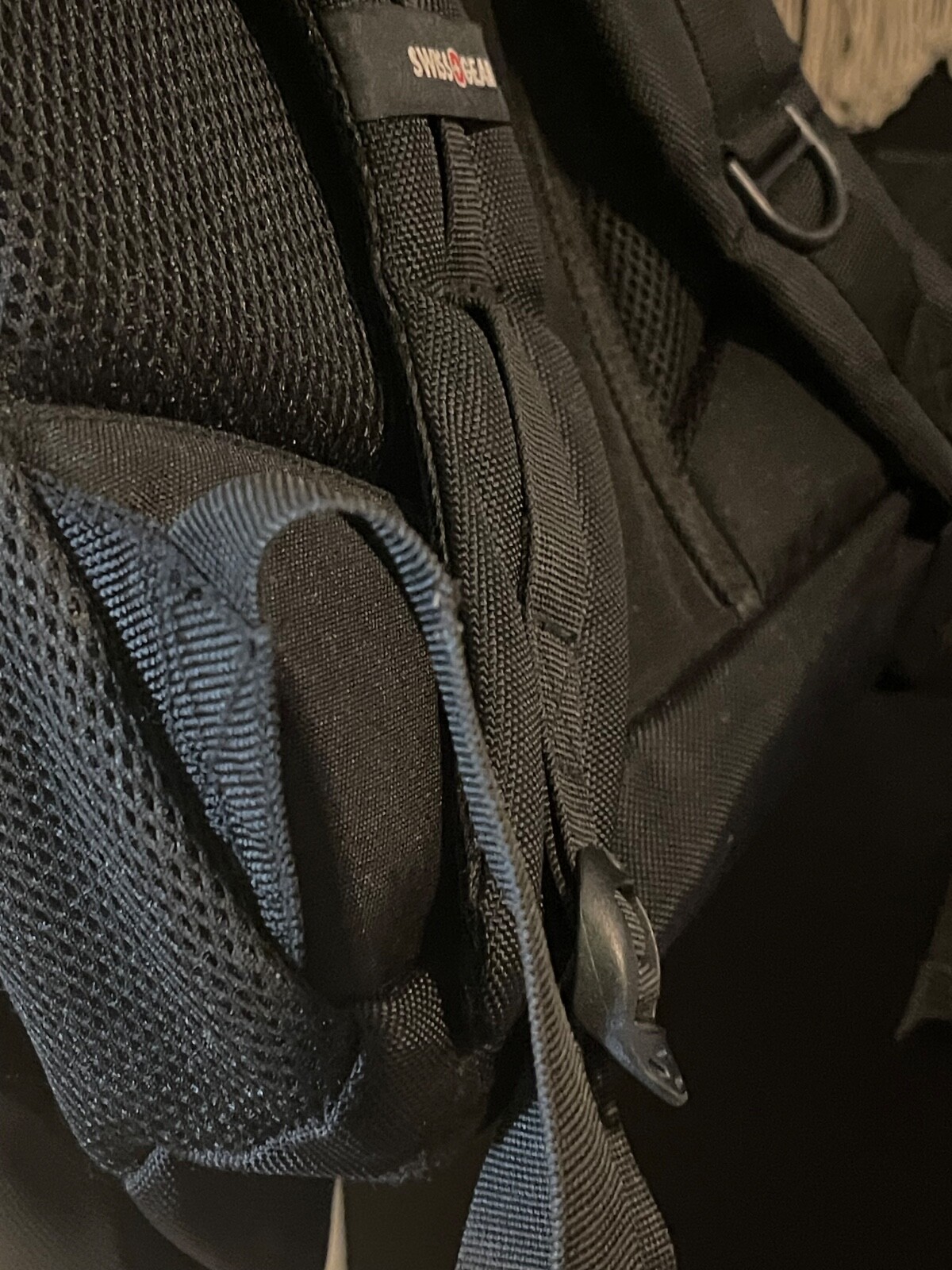 Swiss Gear Backpack Padded 3 Lg Double Zippered Pockets w/Hooks Sturdy Handle