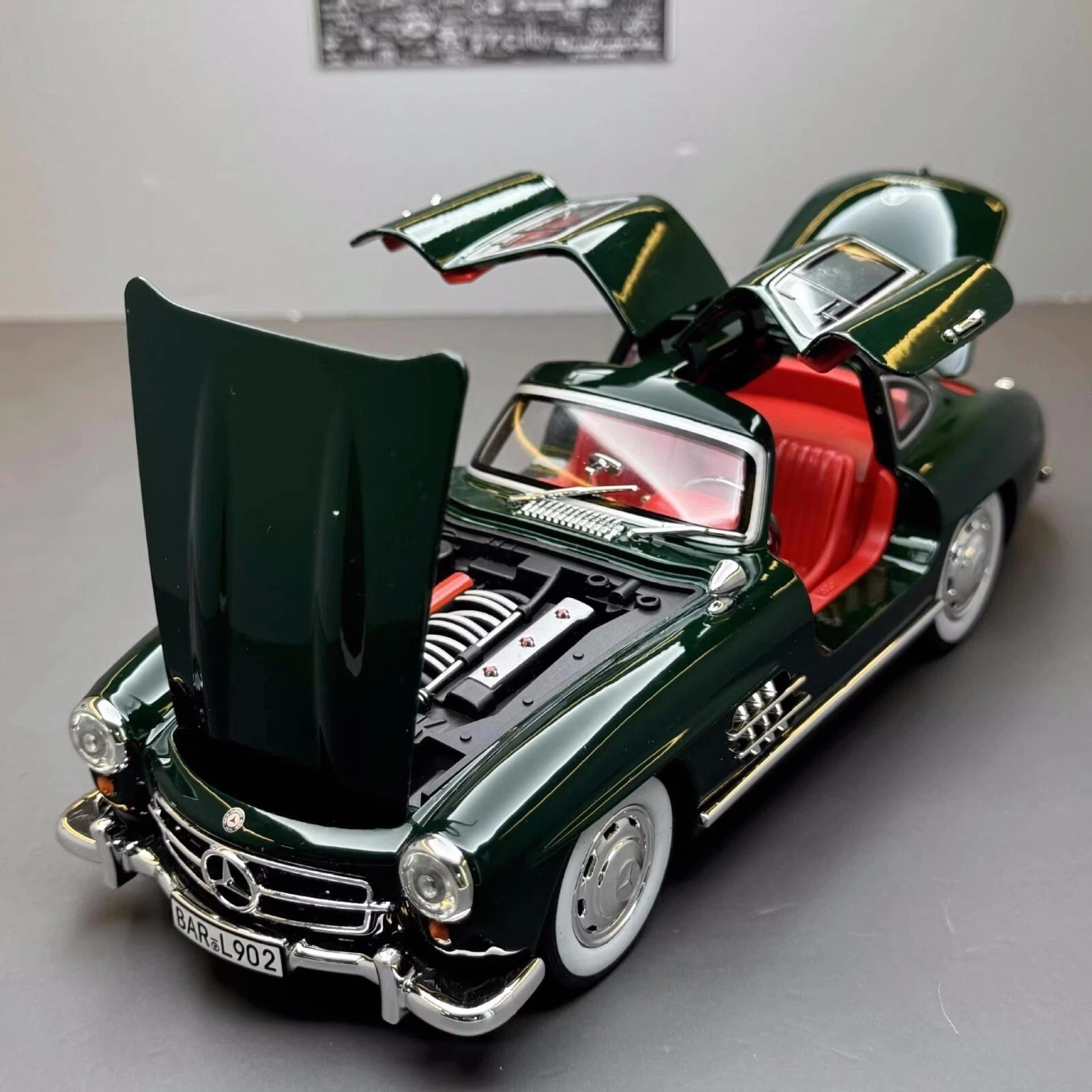 1:32 1954 Mercedes‑Benz 300SL Diecast Model Car Alloy Vintage Toy w/ Light Sound