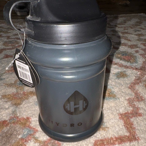 HydroJug Black Mini Jug 32 oz nwt