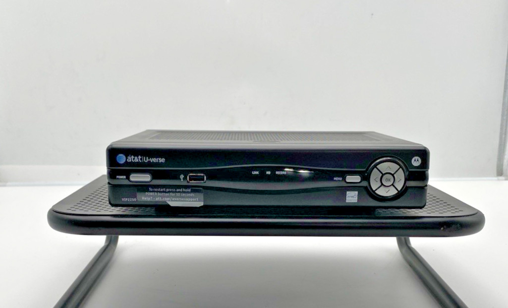 AT&T U-verse Receiver  VIP 2250 HD DVR Cable Box- NO POWER ADAPTER