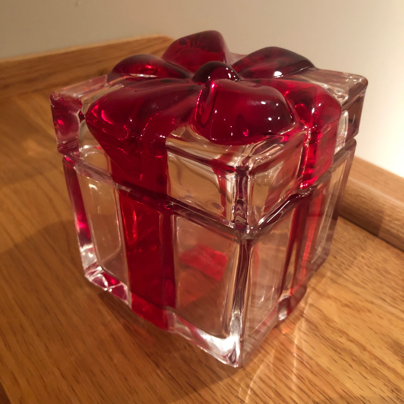 Mikasa Celebrations Ruby Red Ribbon Heavy Glass 4-1/8" Square Lidded Box ~ MINT