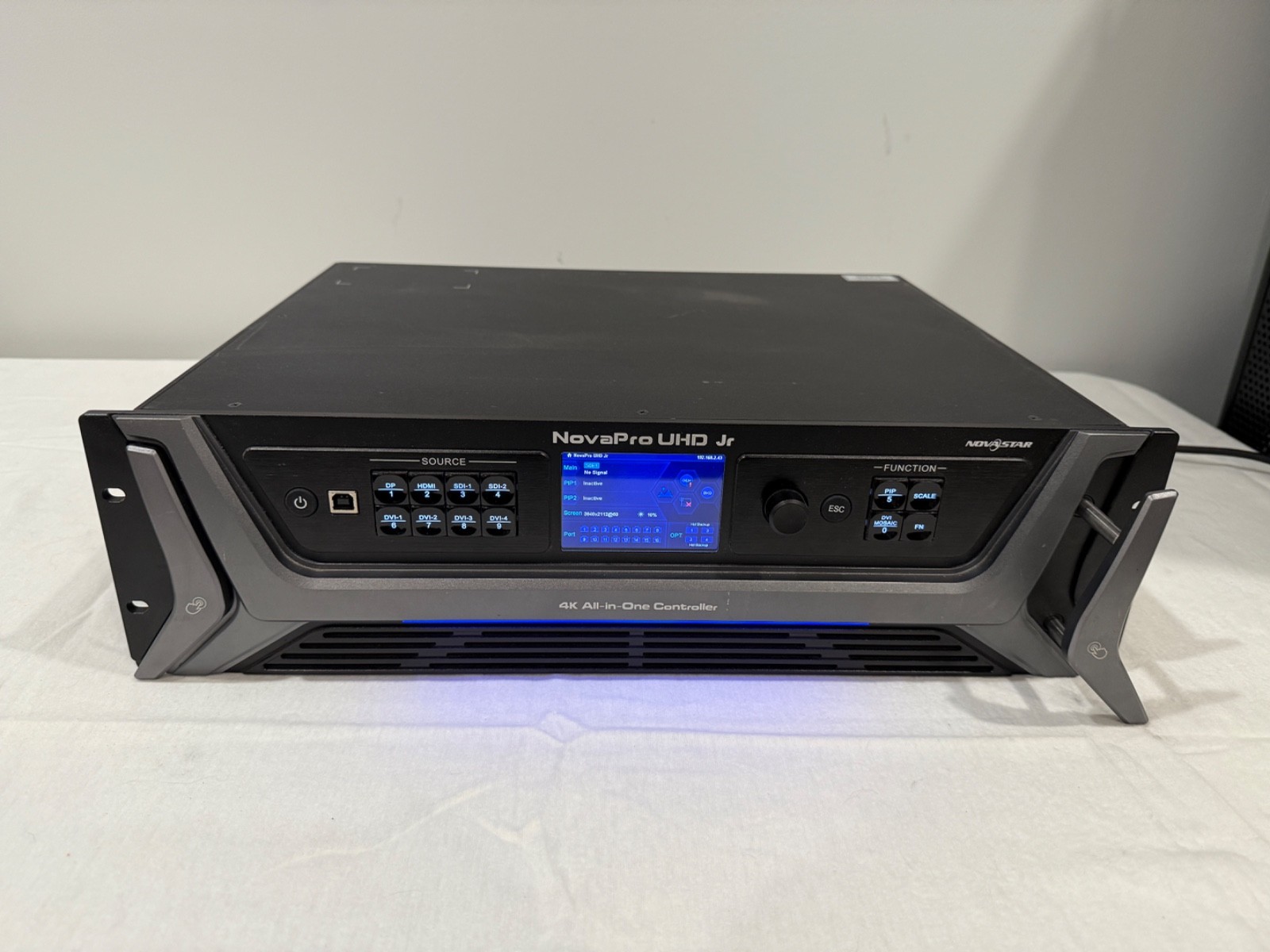NovaStar NovaPro UHD Jr All-in-one Controller