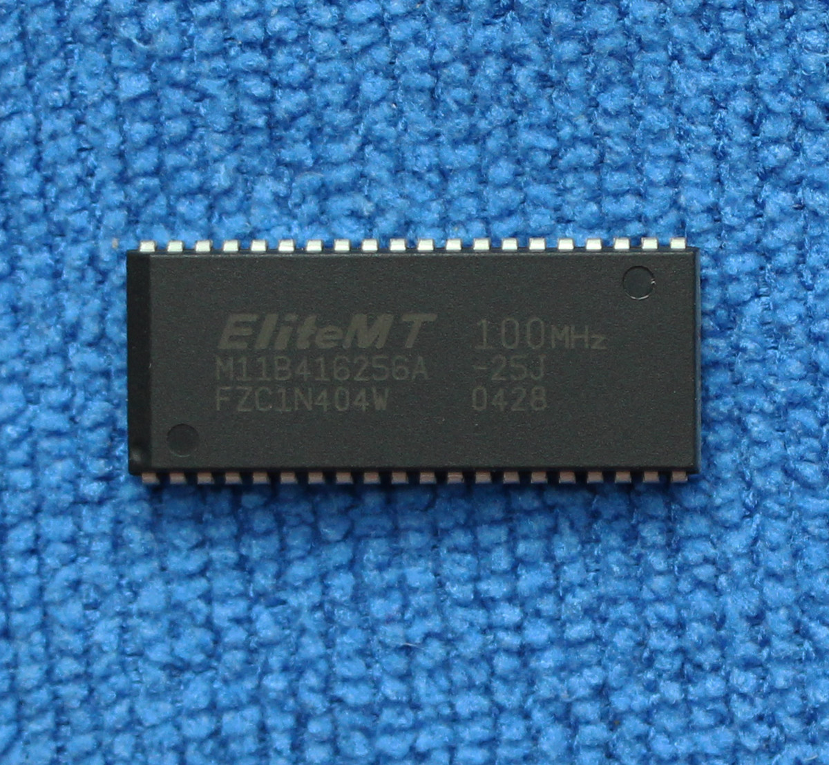 10pcs M11B416256A-25J 256 K x 16 DRAM EDO PAGE MODE - Elite