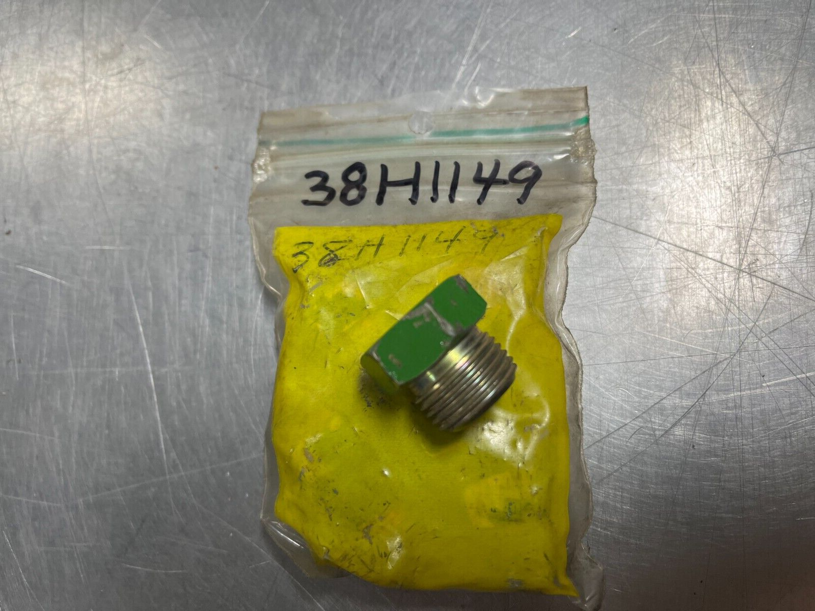 38H1149 OEM John Deere 12MM Plug