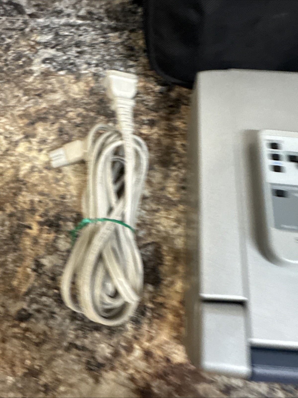 Sony VPL-CS4 LCD Data Projector With Power Cable Remote And Carry Case