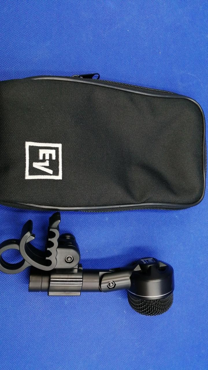 Microphone Model ND44 EV