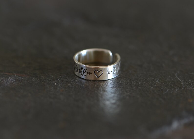 Sterling silver toe ring with hand stamped pattern - handmade