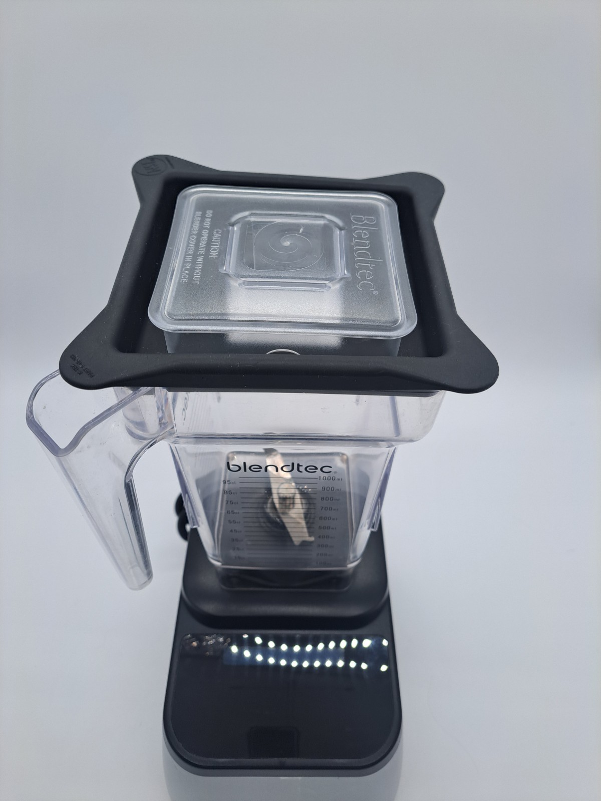 Blendtec Designer 725 Blender (CTB3) – Works Great - Screen Not Working