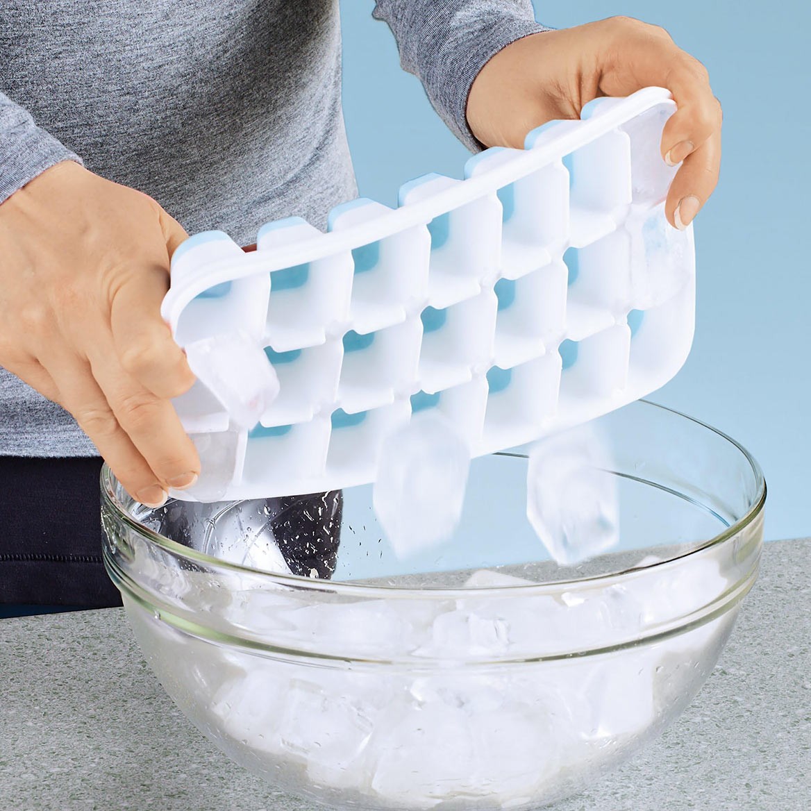 Set of 2 Ice Trays With Lids
