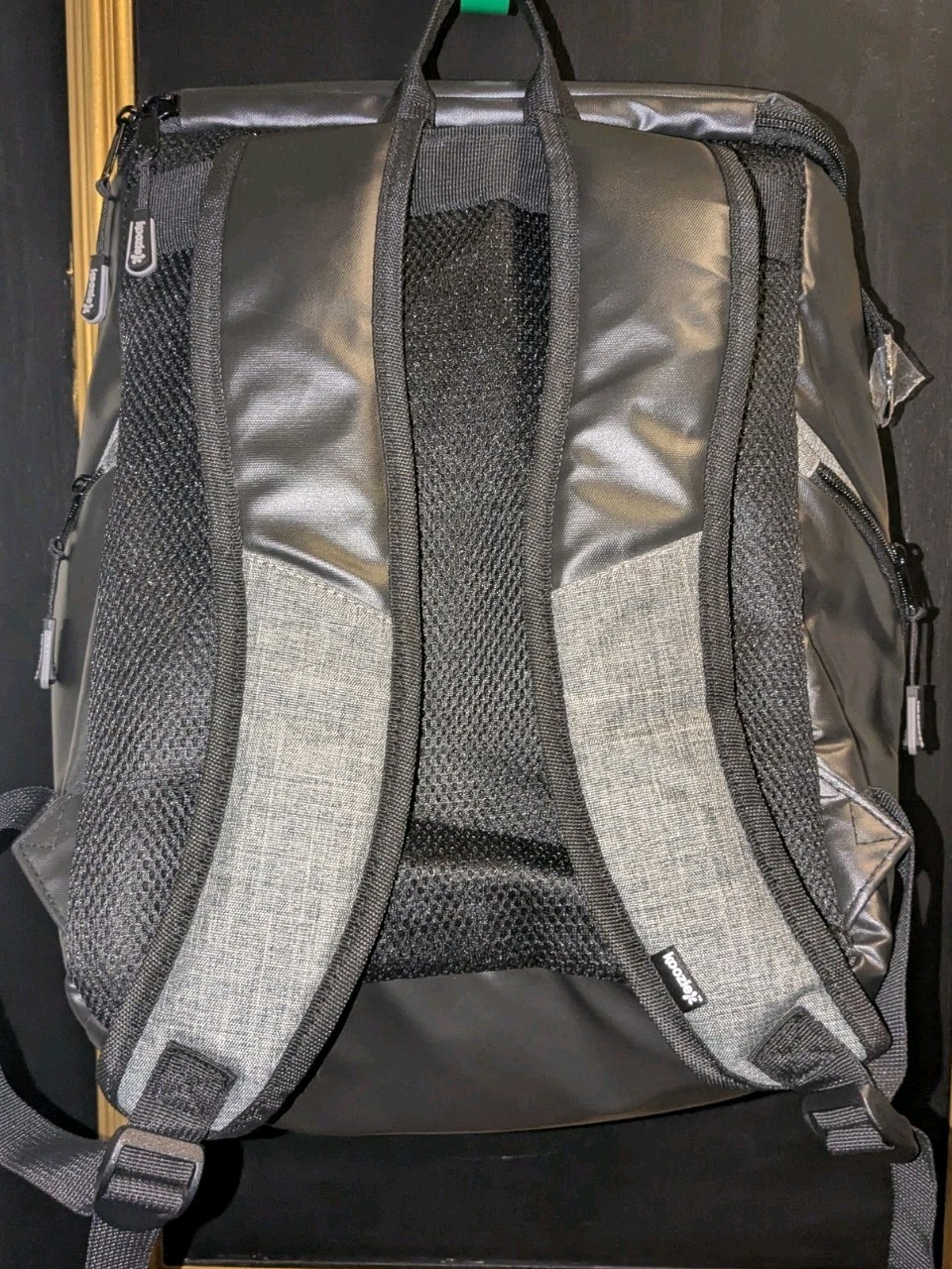 Koozie Insulated 26 can Cooler Backpack Black Gray Multiple Pockets NWOT