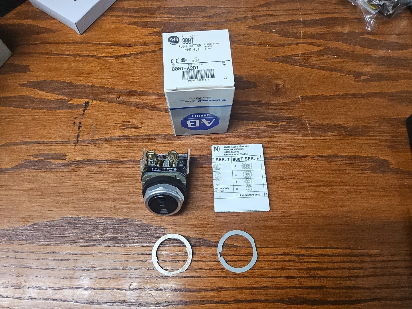 800T-A2D1 "T" ALLEN BRADLEY FLUSH HEAD BLACK PUSH BUTTON NIB NOS