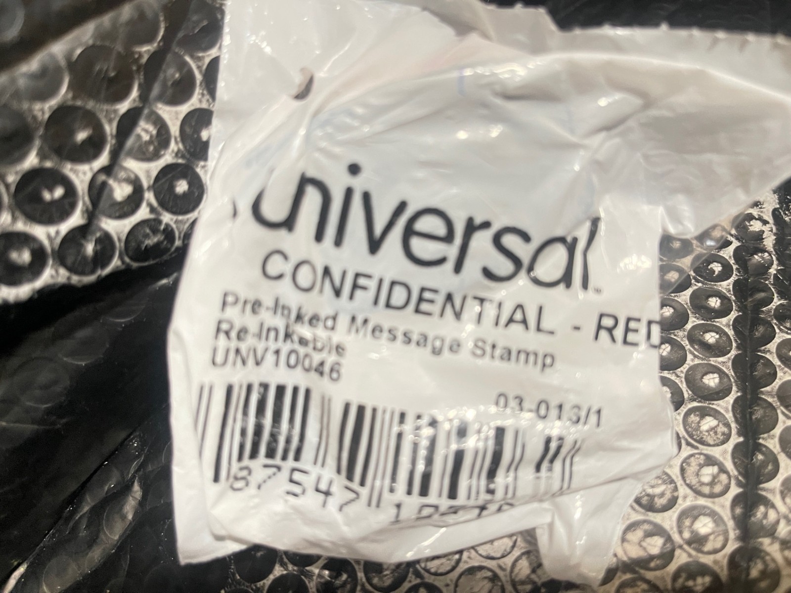 Universal 10046 Red Pre-Ink"Confidential" Stamp - 2" x 2 1/2"(4C)