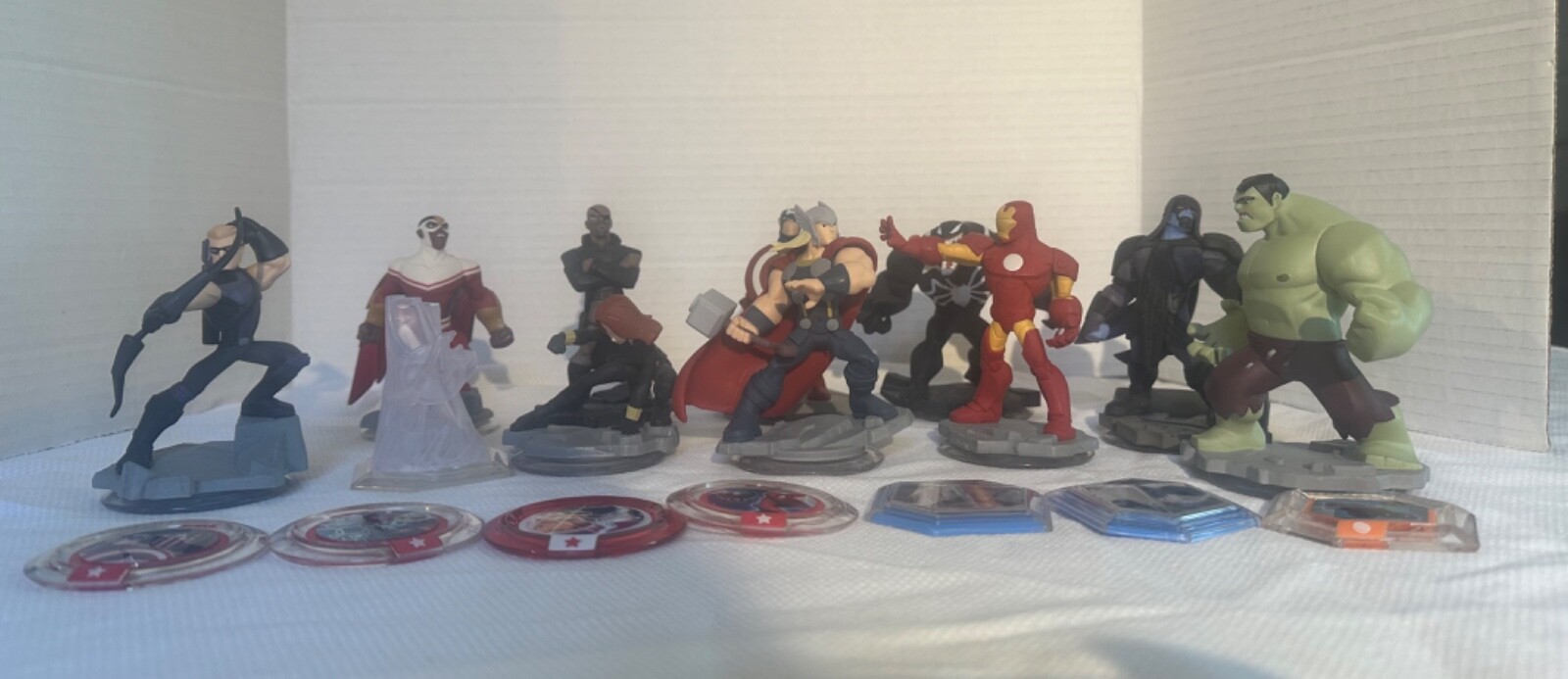 Lot of 18 Marvel Disney infinity 2.0 Playing Pieces