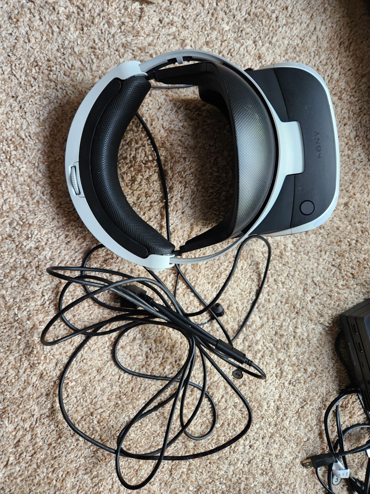 Sony CUH-ZVR2 PlayStation VR Bundle for PS4 With Gun aim controller and 2 games