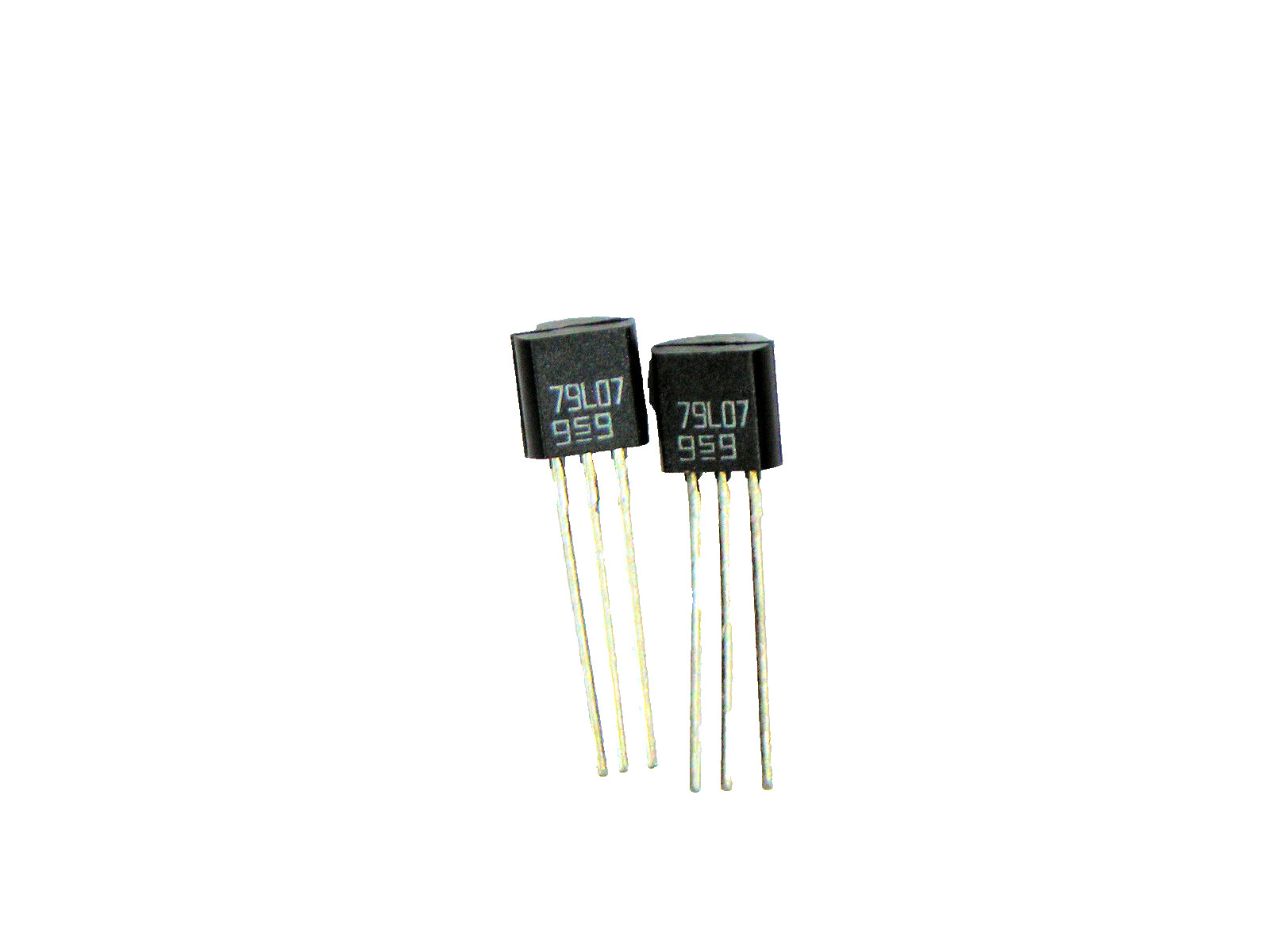 AN79L07  Panasonic (Matsushita) 7V Negative Voltage Regualtor TO-92   2 pcs
