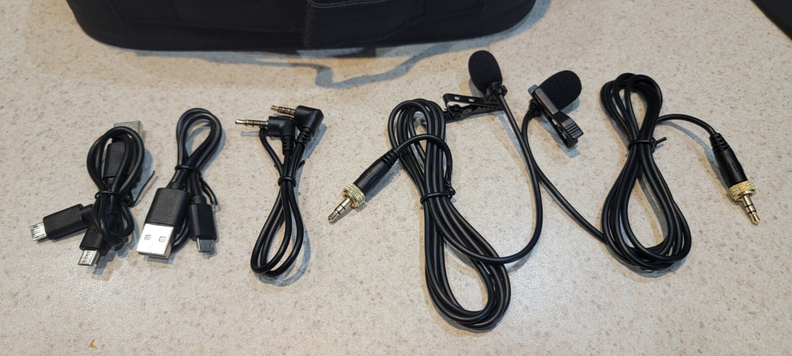 FULAIM MX12 WIRELESS MICROPHONE SYSTEM PROFESSIONAL RECORDING PRO SET & CASE