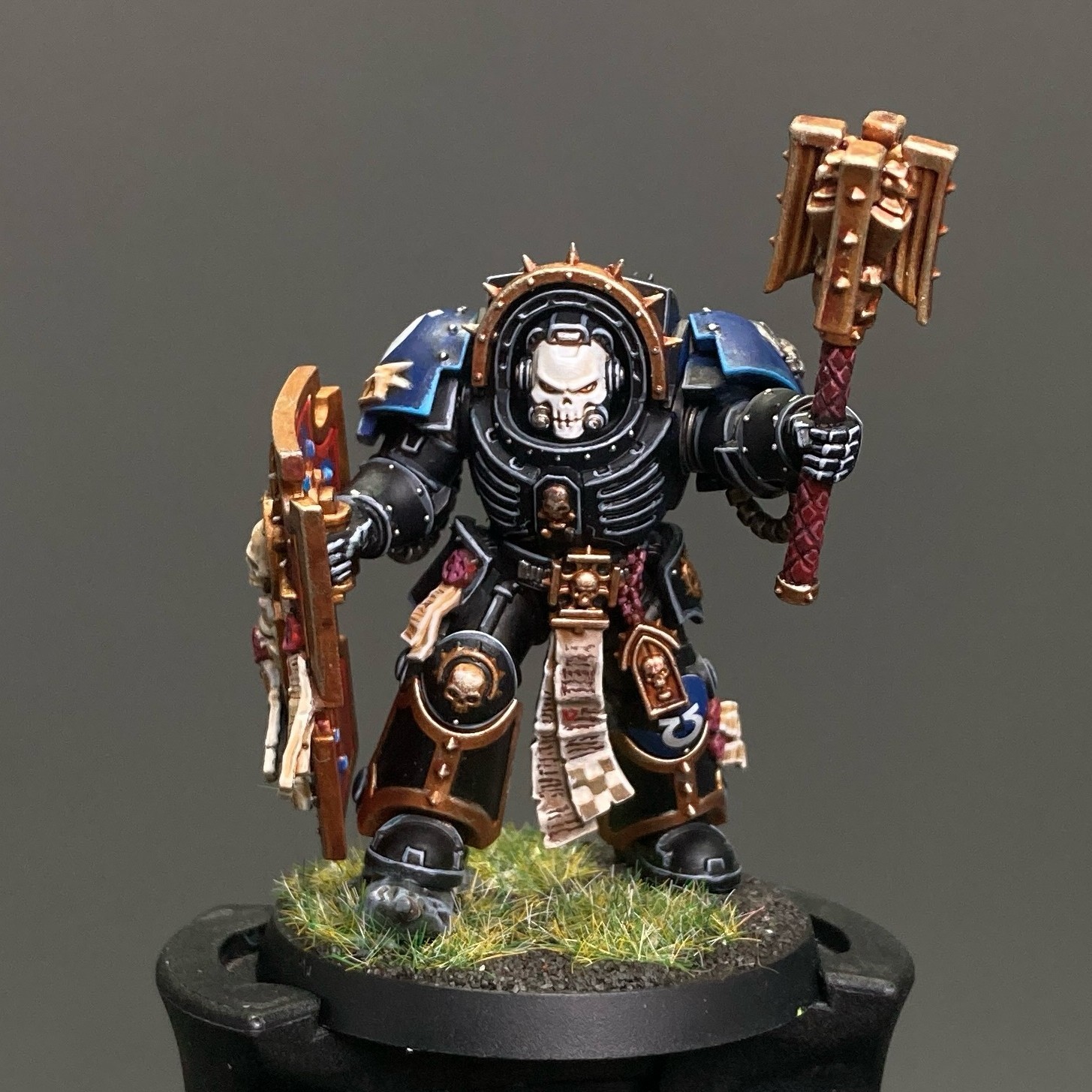 Warhammer 40K Space Marines Chaplain In Termintor Armour pro Painted by Studio