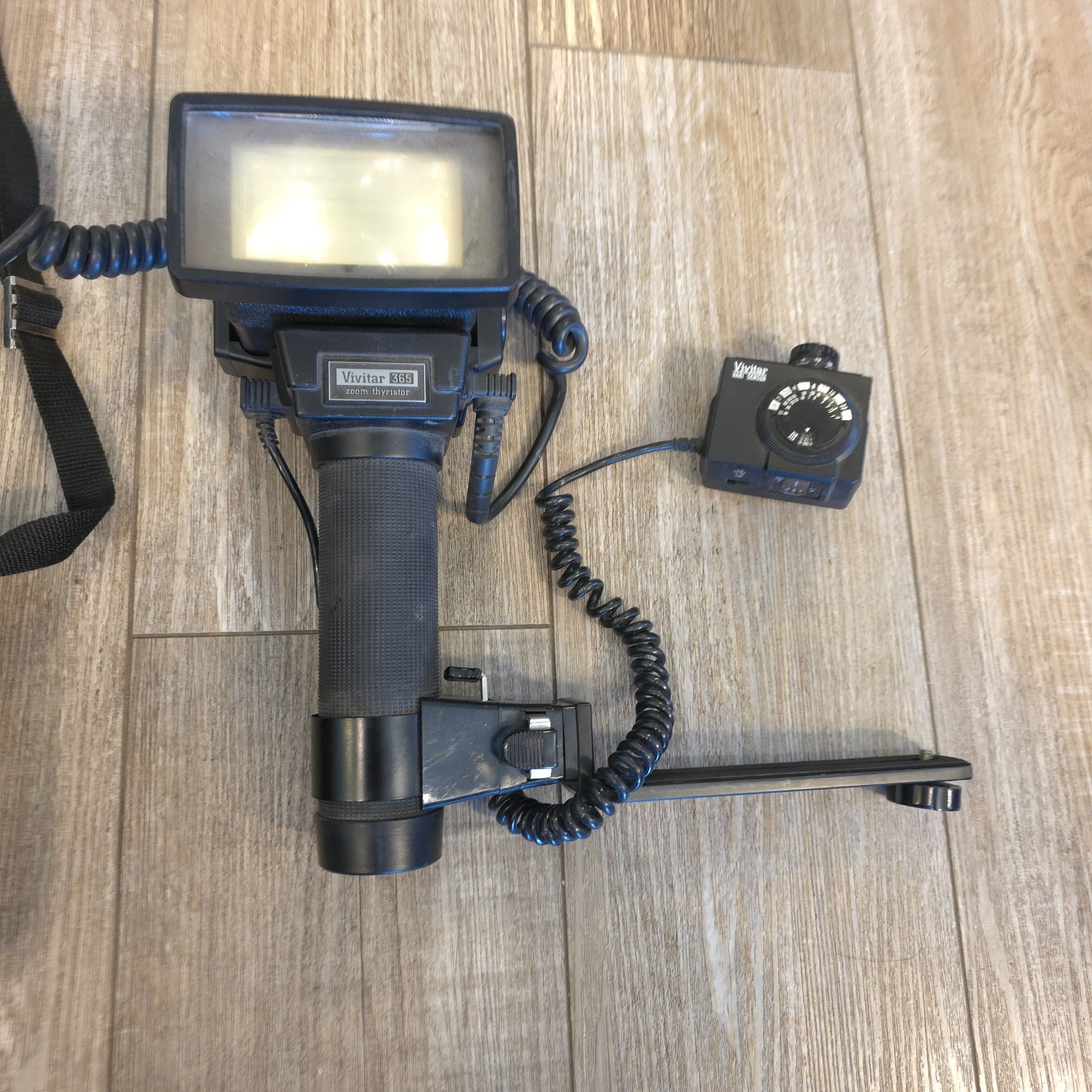 Vivitar Flash Camera Accessories bundle Untested 2800d LVP1 365 Zoom Thyristor