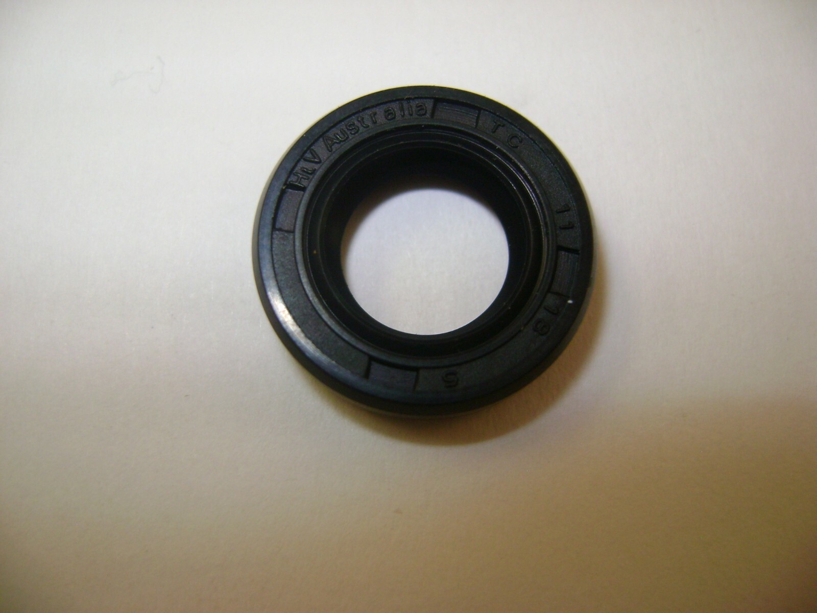 NEW TC 11X18X5 DOUBLE LIPS METRIC OIL / DUST SEAL 11mm X 18mm X 5mm