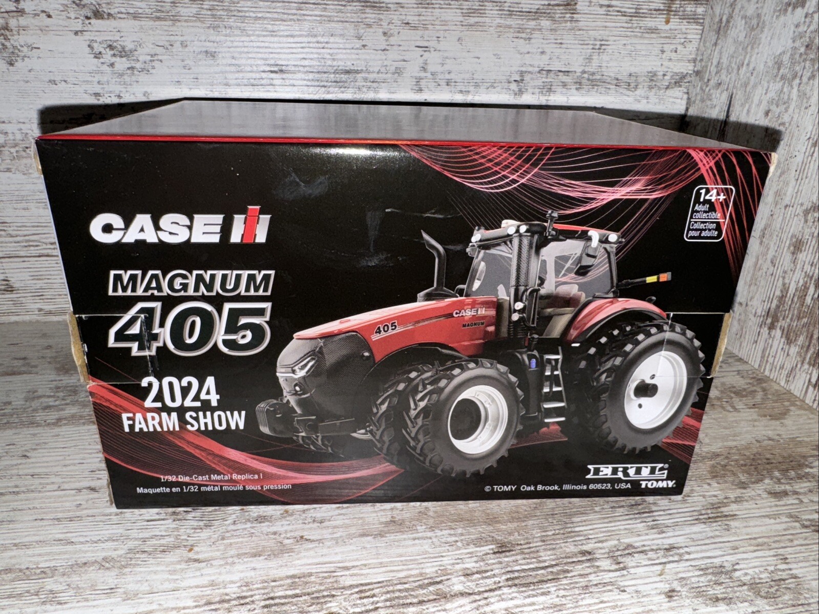 1/32 Scale Case Magnum 405 Prestige Tractor 2024 Farm Show Front & Rear Duals
