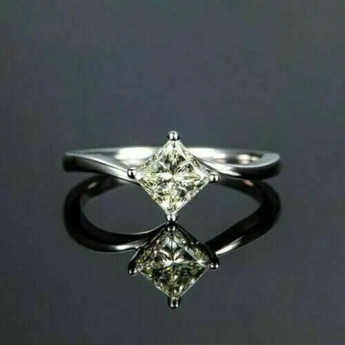 Princess Cut Simulated Diamond Women's Engagement Ring In 14k White Gold Plated