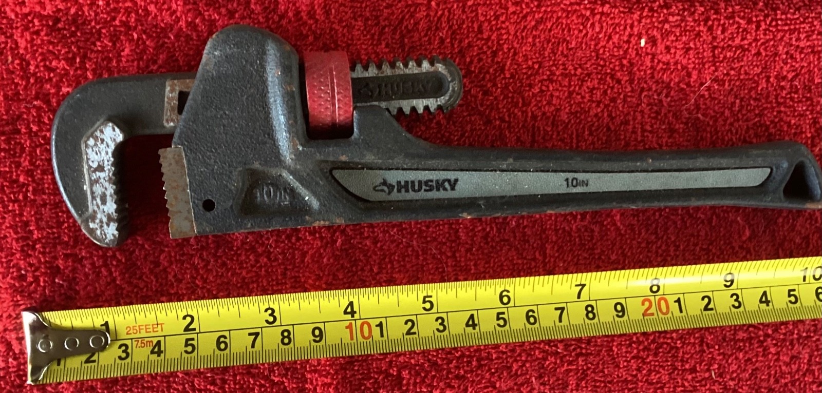 Husky Heavy Duty Pipe Wrench - 10” - 744670