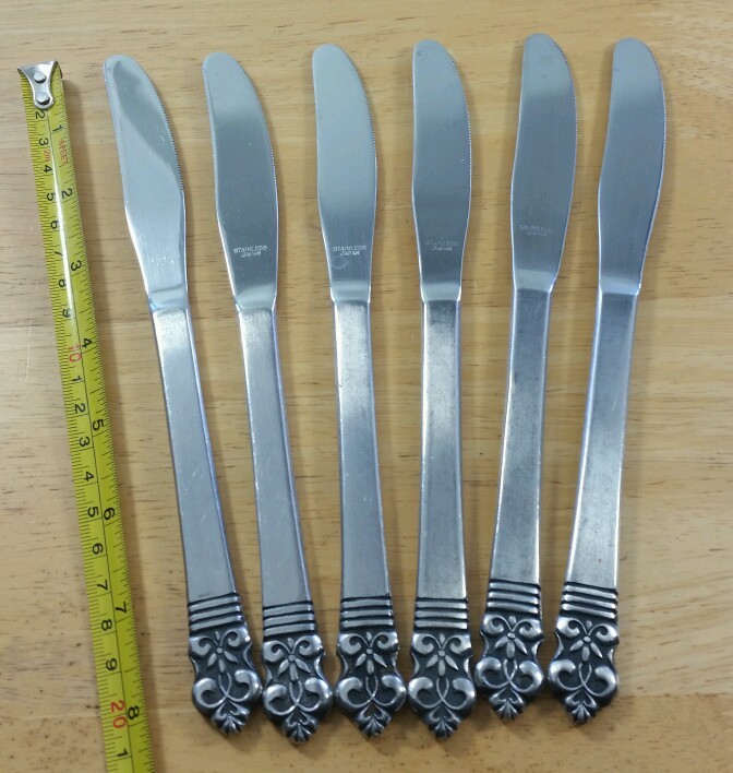 6 SOLID VINTAGE CAMBRIDGE JAPAN STAINLESS DINNER OR TABLE KNIVES