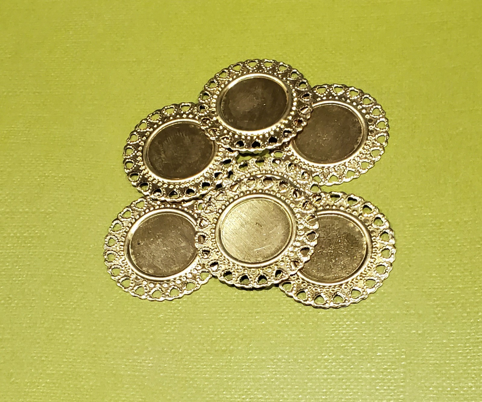 10 Shiny gold Plated 14mm Round Cabochon Tray Button Charm Pendant