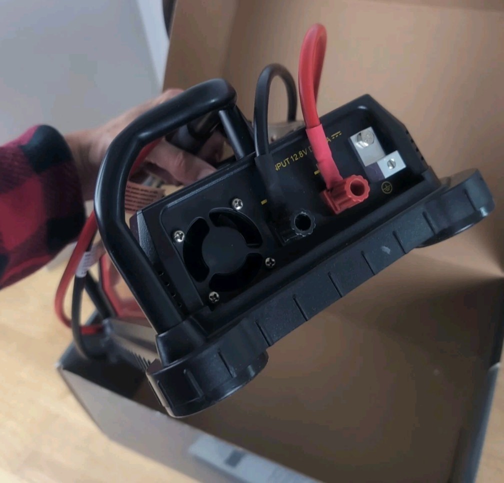 Husky 750 Watt Vehicle Power System New