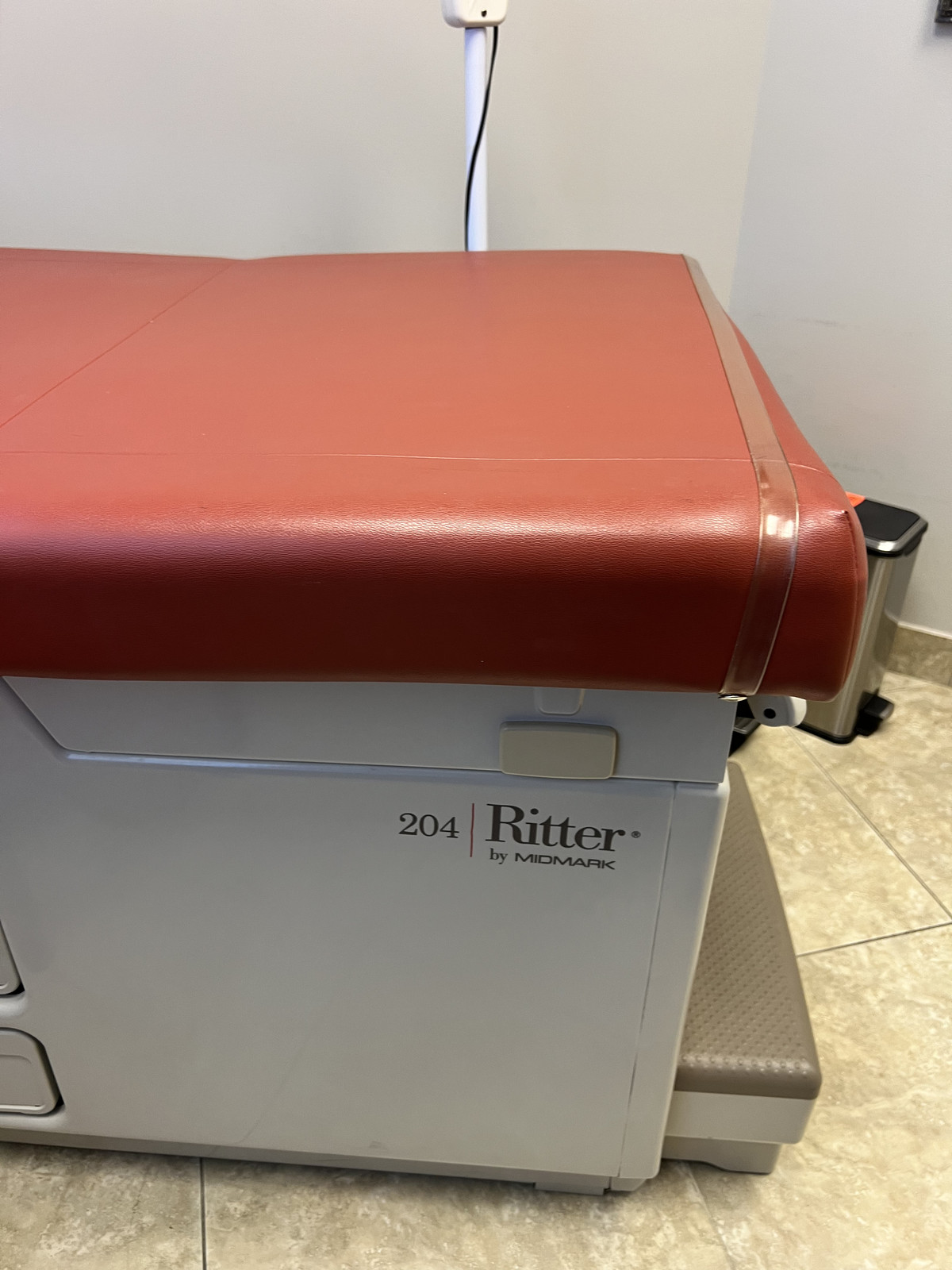 2 Midmark - Ritter 204 Exam Tables and 2 Stools