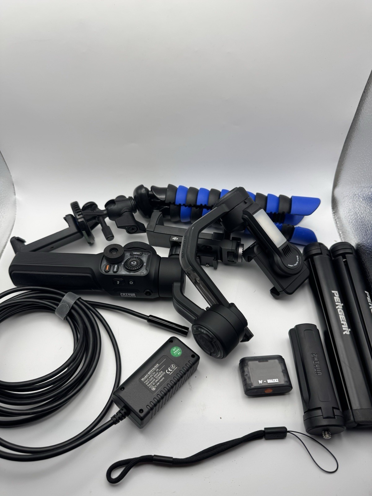 Zhiyun Smooth Smartphone Gimbal And Accessories Being Sold as Is See Description