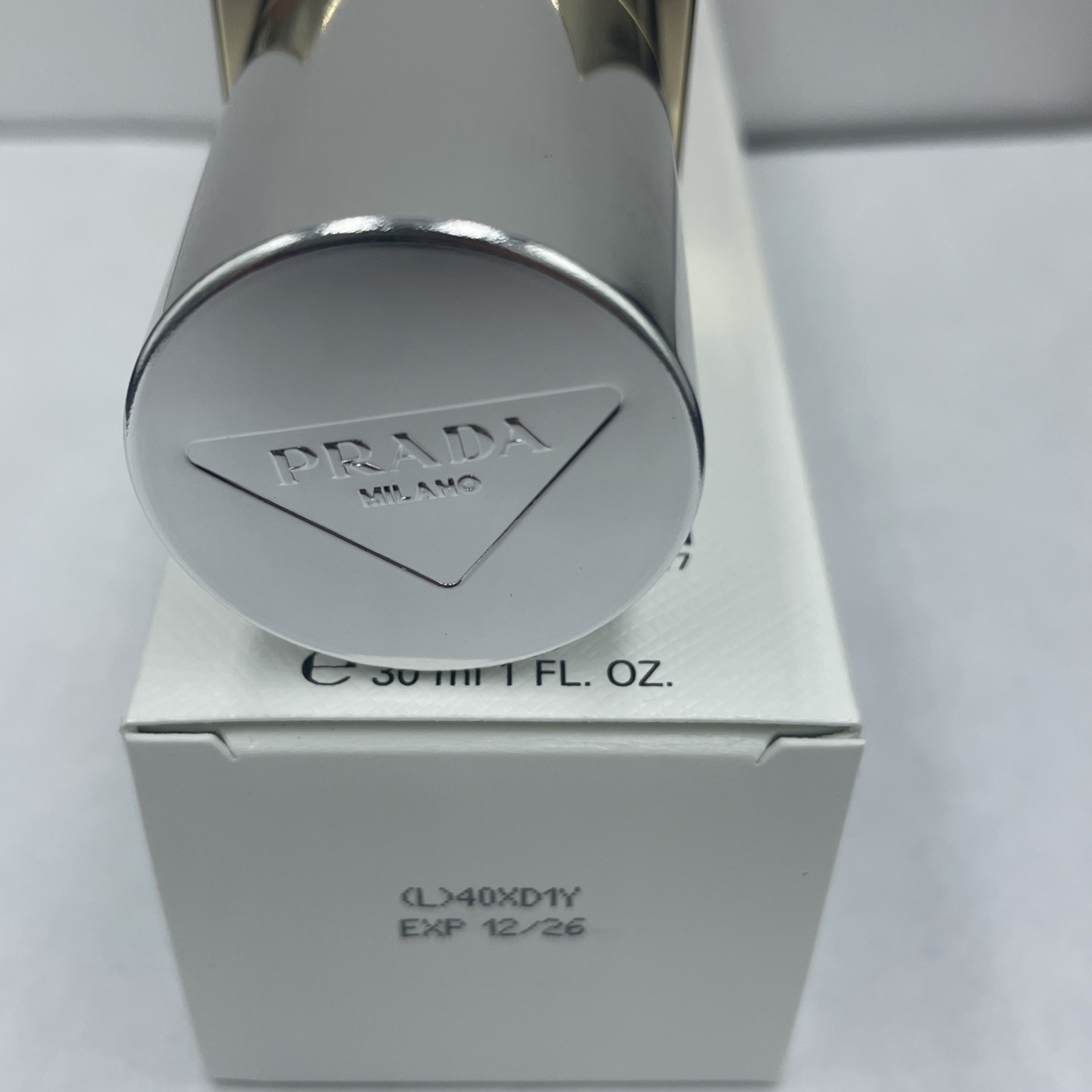 Prada Reveal MW45 Foundation Makeup Refillable NEW SPF 17 Warm Undertones