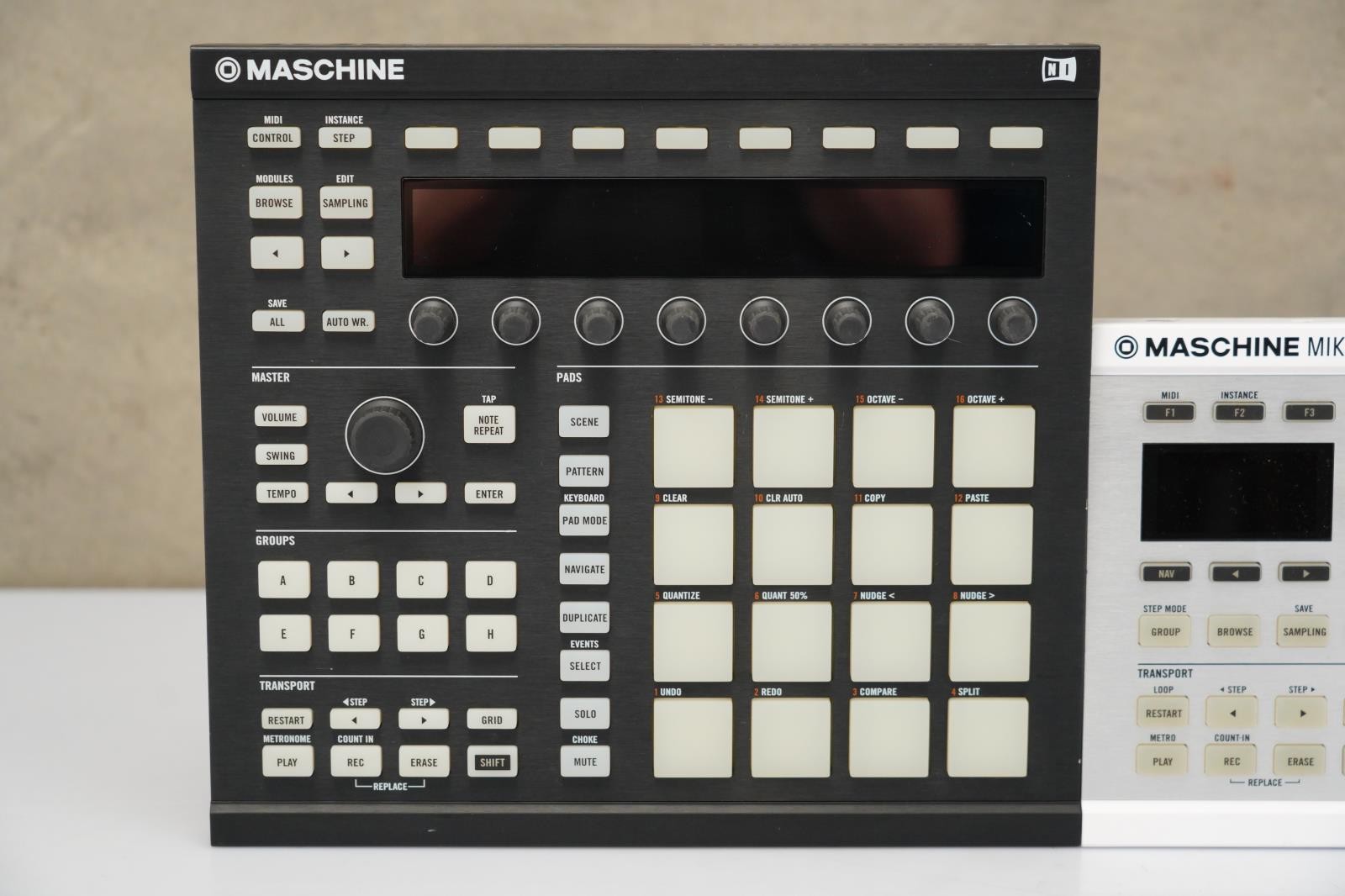 Native Instruments Maschine Mk2 & Maschine Mikro Mk2 Controllers #56170