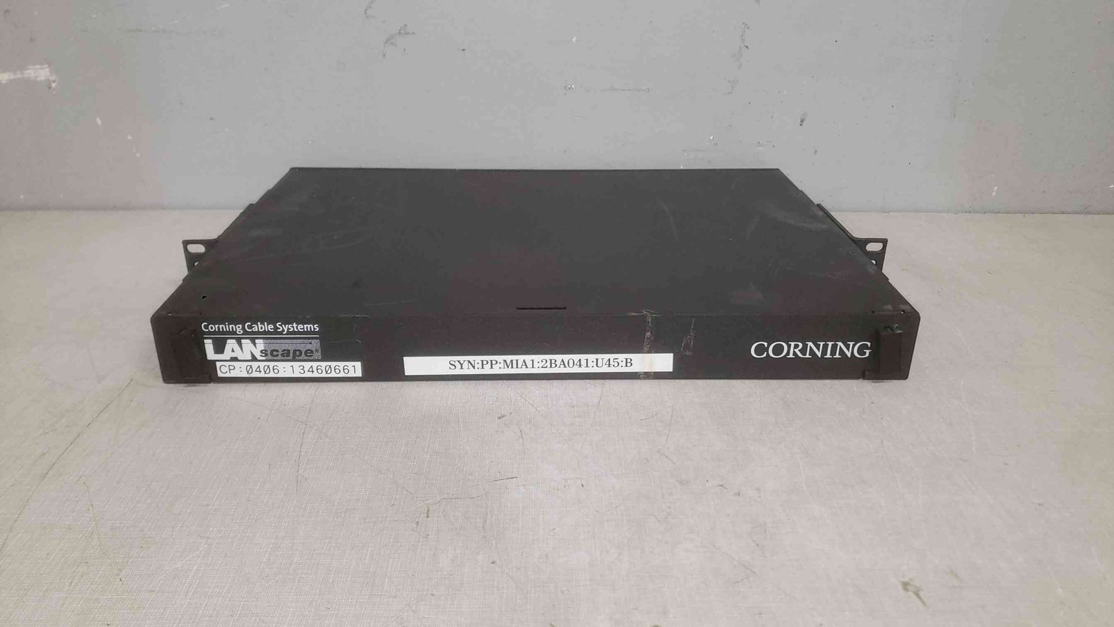 Corning LANscape Closet Conn, Housing, 1U (F/2 Panels) CCH-01U (SKU: 111693)