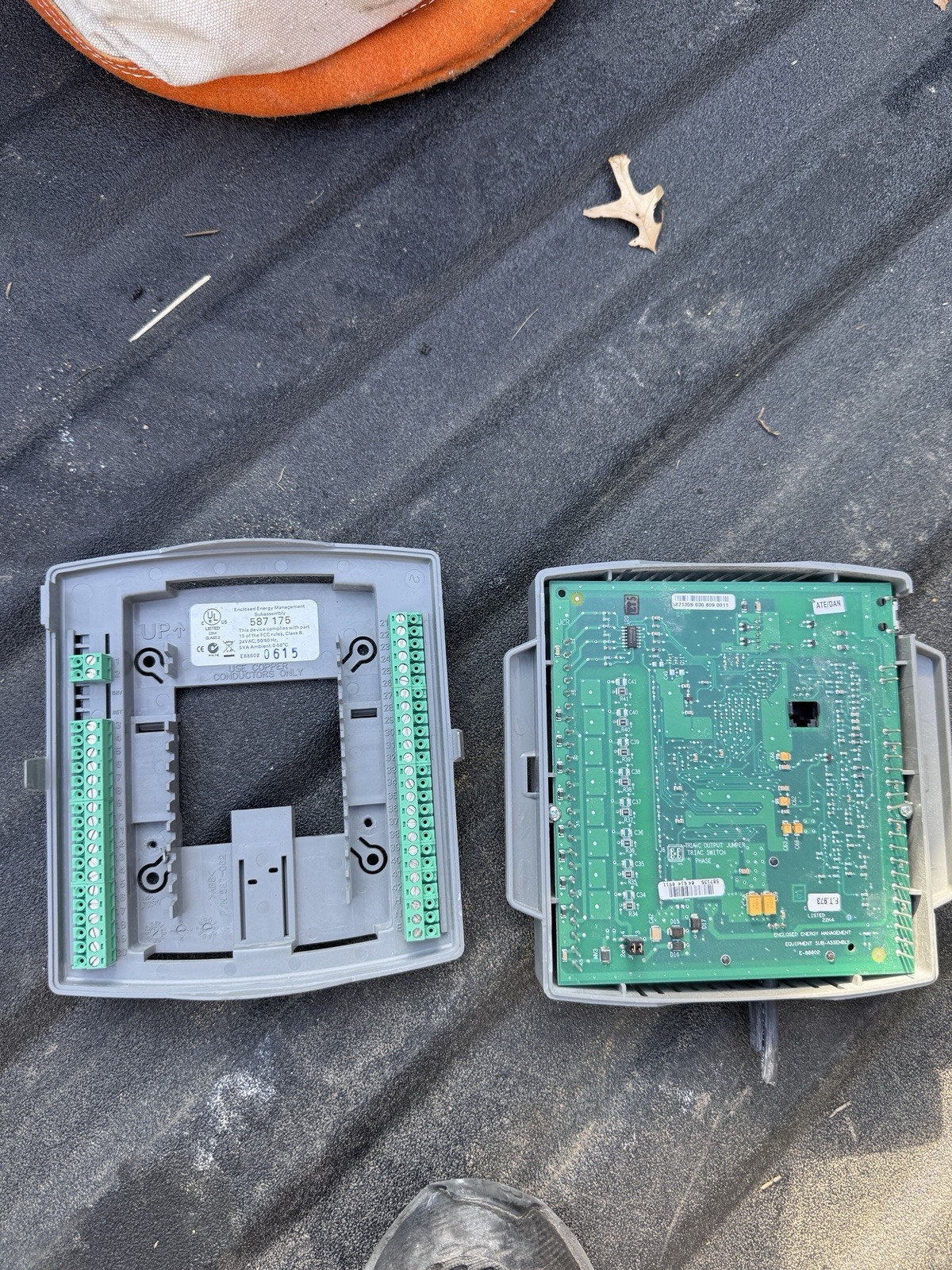 Staefa Control System TALON Predator Unit Controller 587175 24VAC Corded
