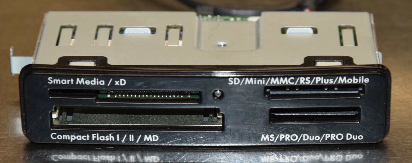 HP 504857-001 15-in-1 Memory Card Reader & Data Cable SD CF XD MS Smart Media