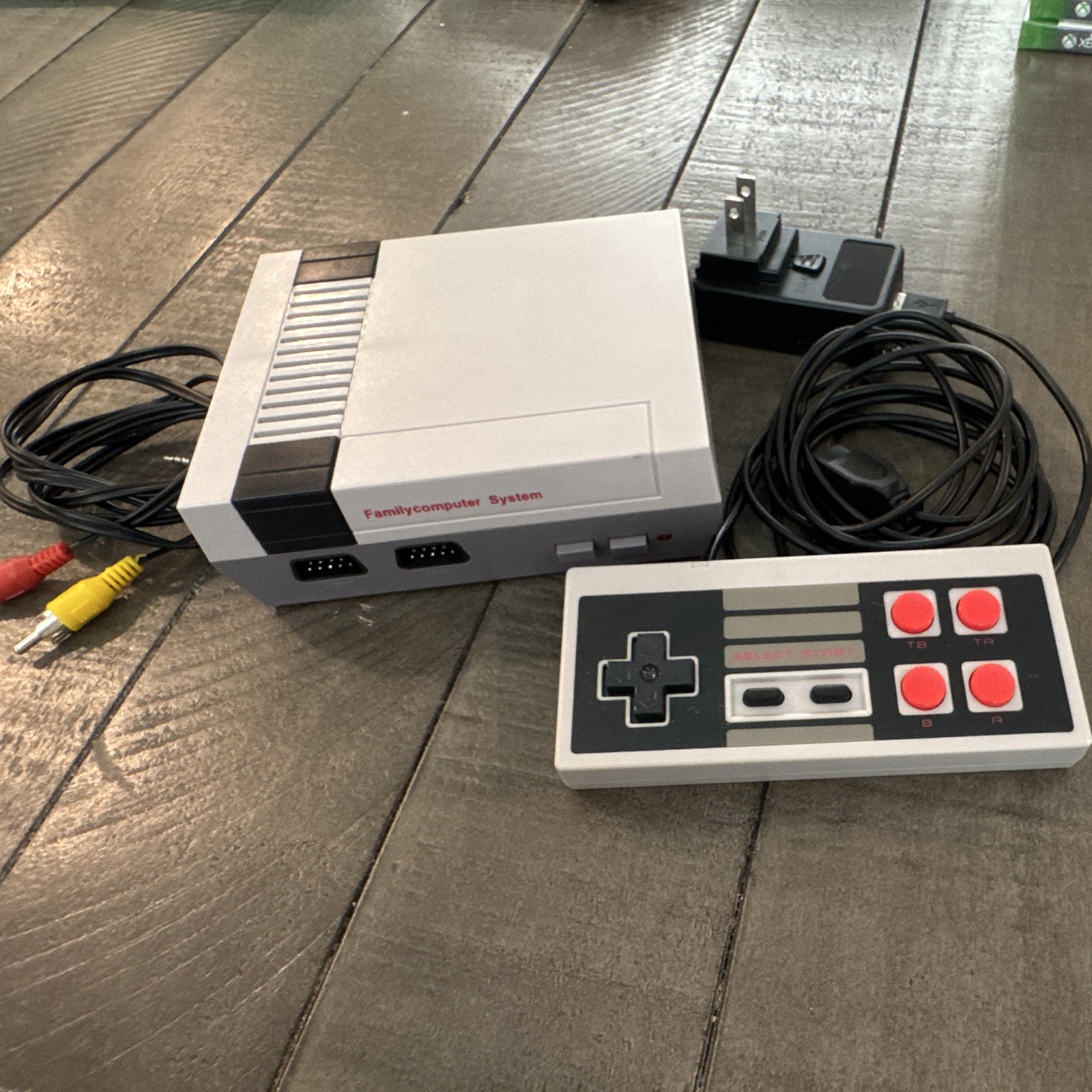 Familycomputer System Home Console w/ Controller, AC Adapter, AV Cables