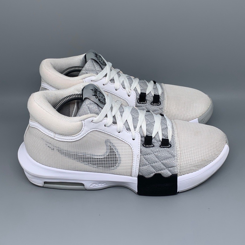 Nike LeBron Witness 8 Smoke Grey Basketball Shoes FB2239-100 Men's Sz 10.5