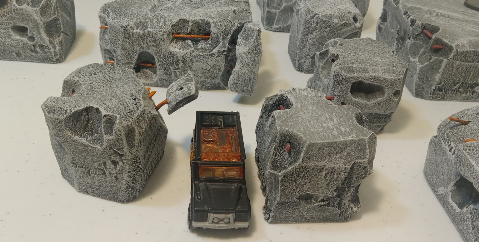 Miniature Terrain-2 " tall 4" × 4" CONCRETE RUINS for Wargaming
