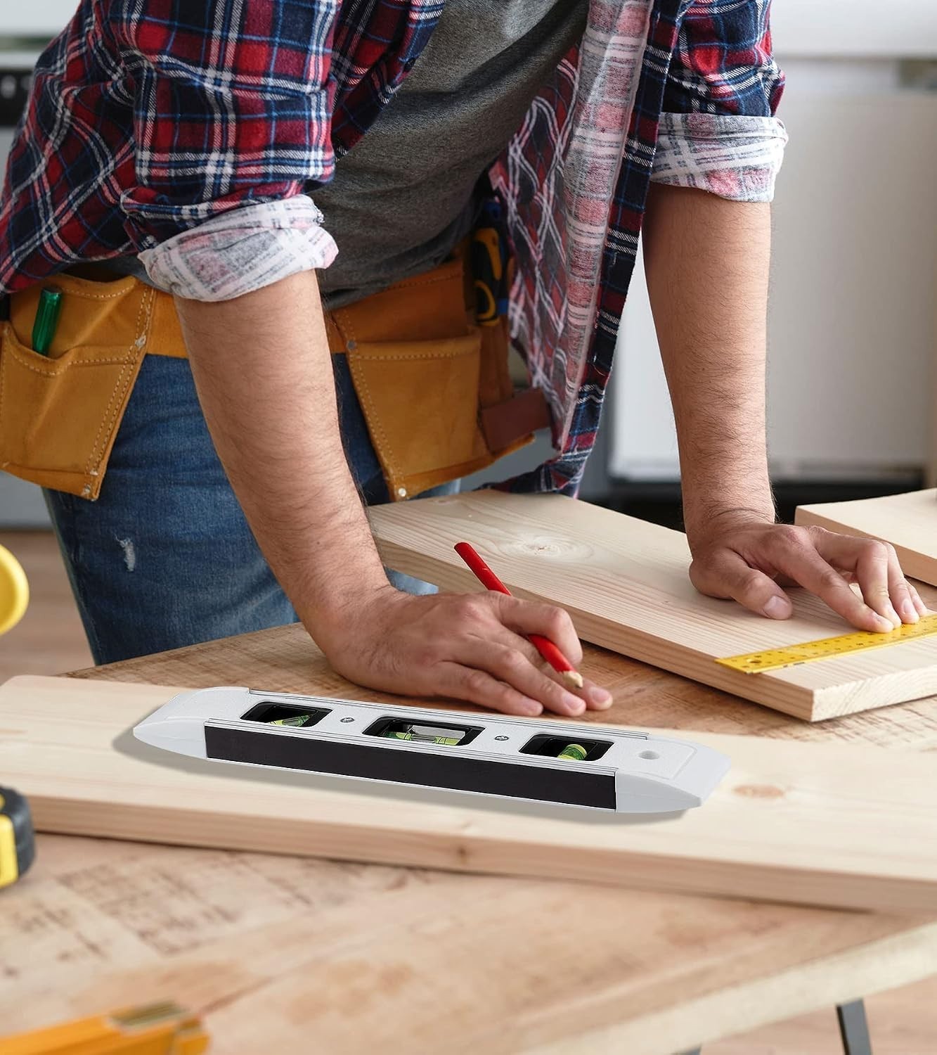 Lightweight Magnetic Torpedo Level - Ideal for Precise Home Alignments