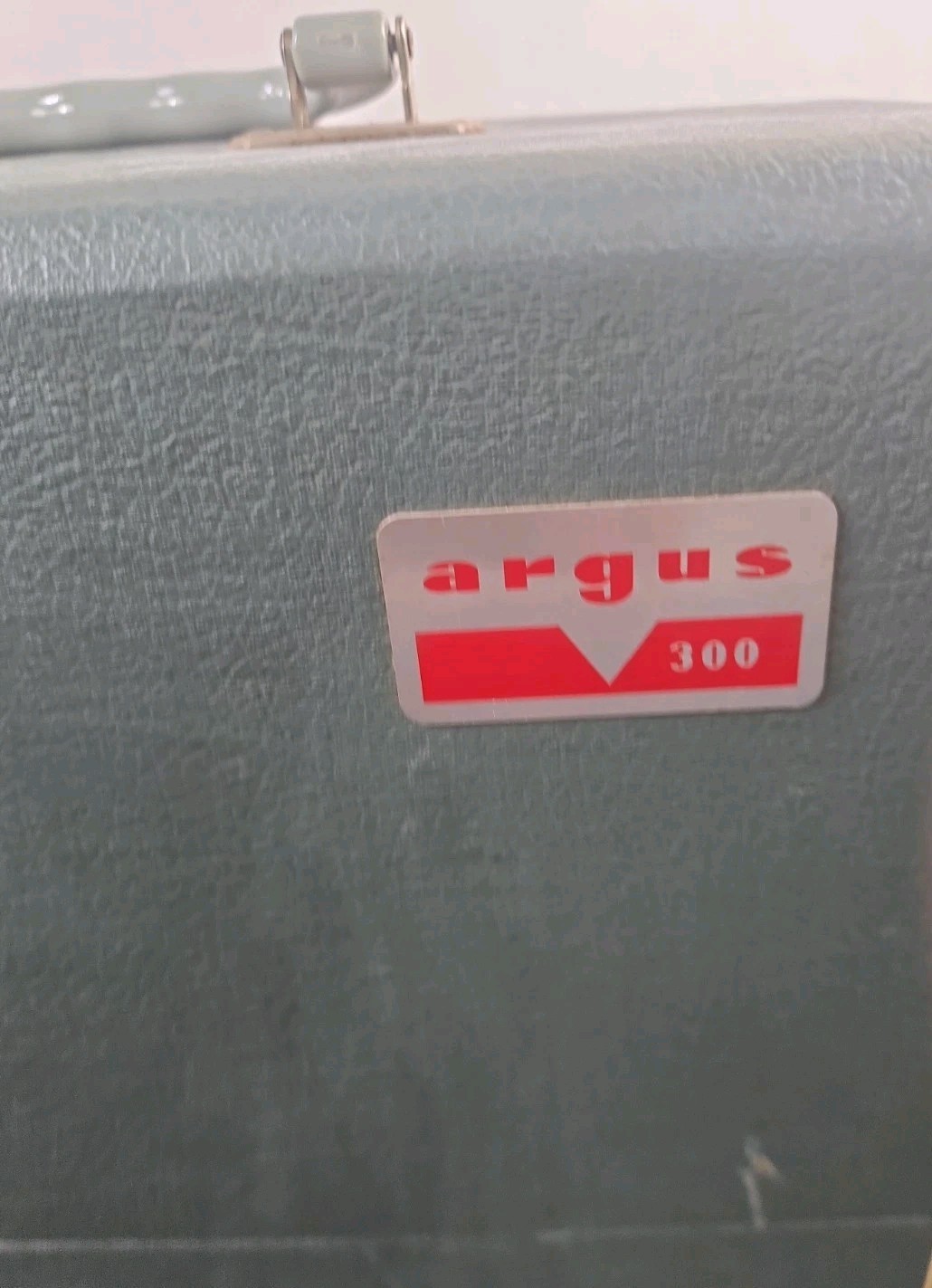 Vintage Argus 300 Automatic 35mm Slide Projector Tested Working w/ Case