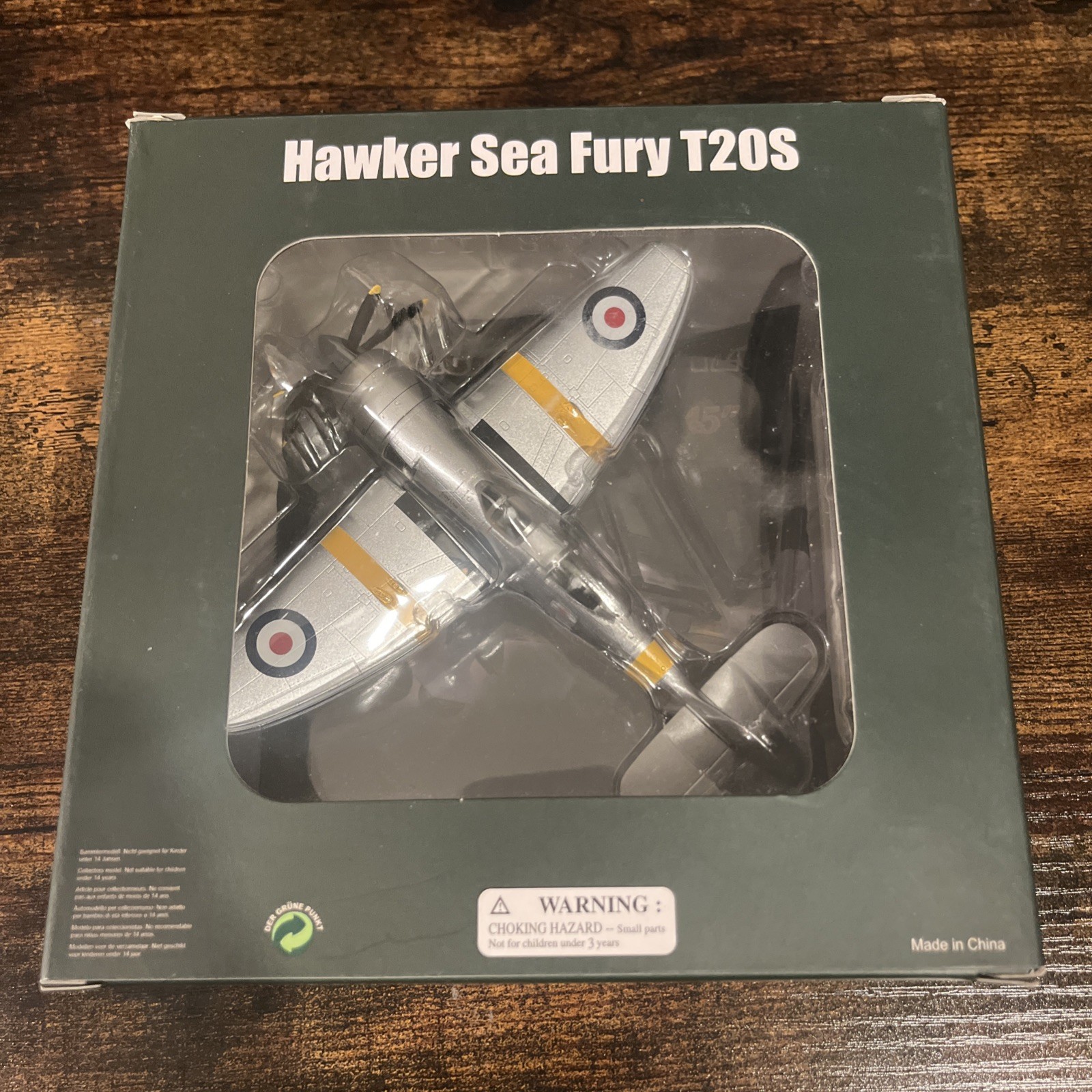 Witty Wings Hakwer Sea Fury T20s Royal Navy VZ345 1:72 Scale Excellent Condition