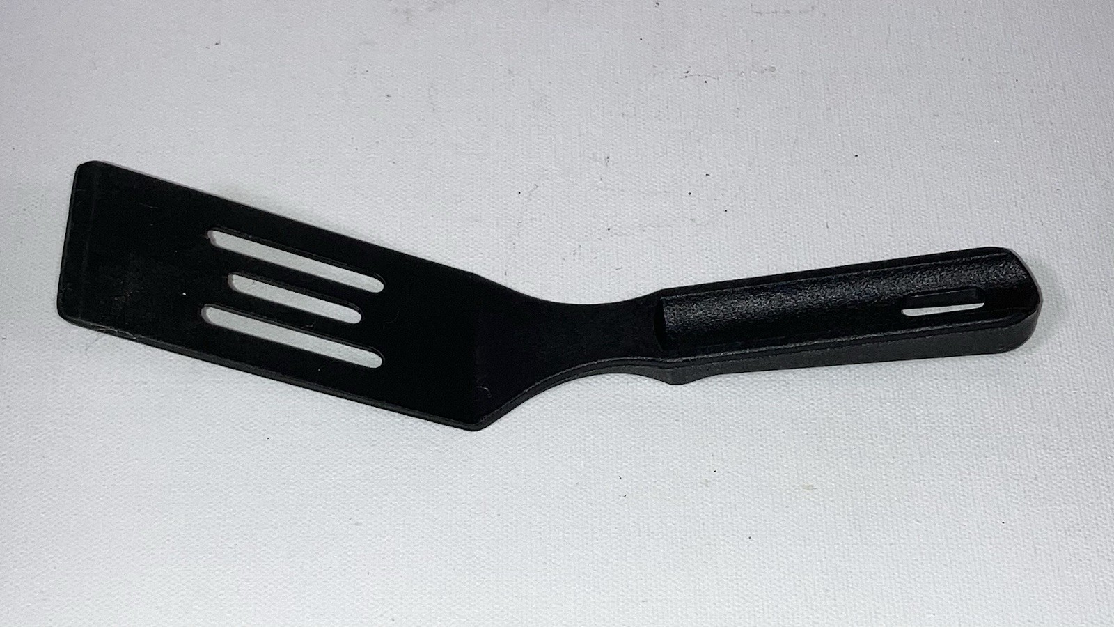 The Pampered Chef Mini Nylon Slotted Spatula #2438