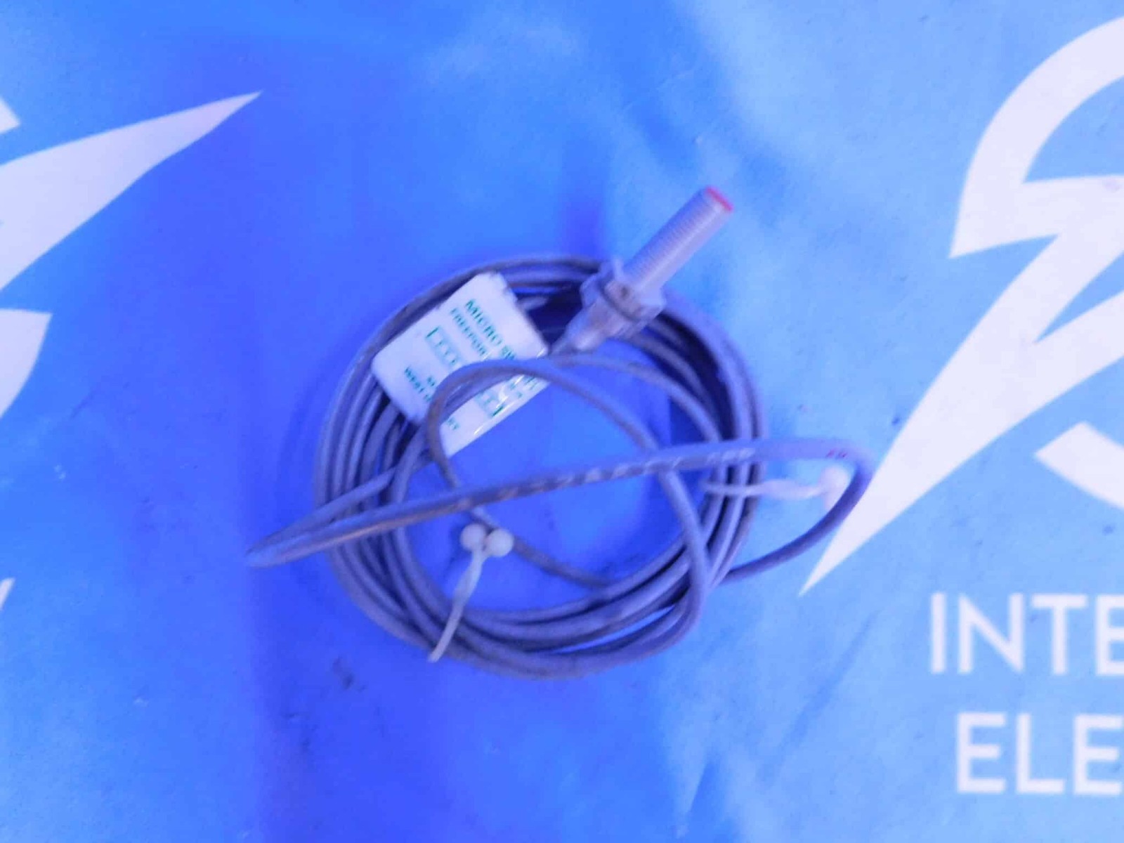 MICRO SWITCH FYEA1M6-2 9.6-30VDC BRN BLK MAX LOAD 100mA BLU