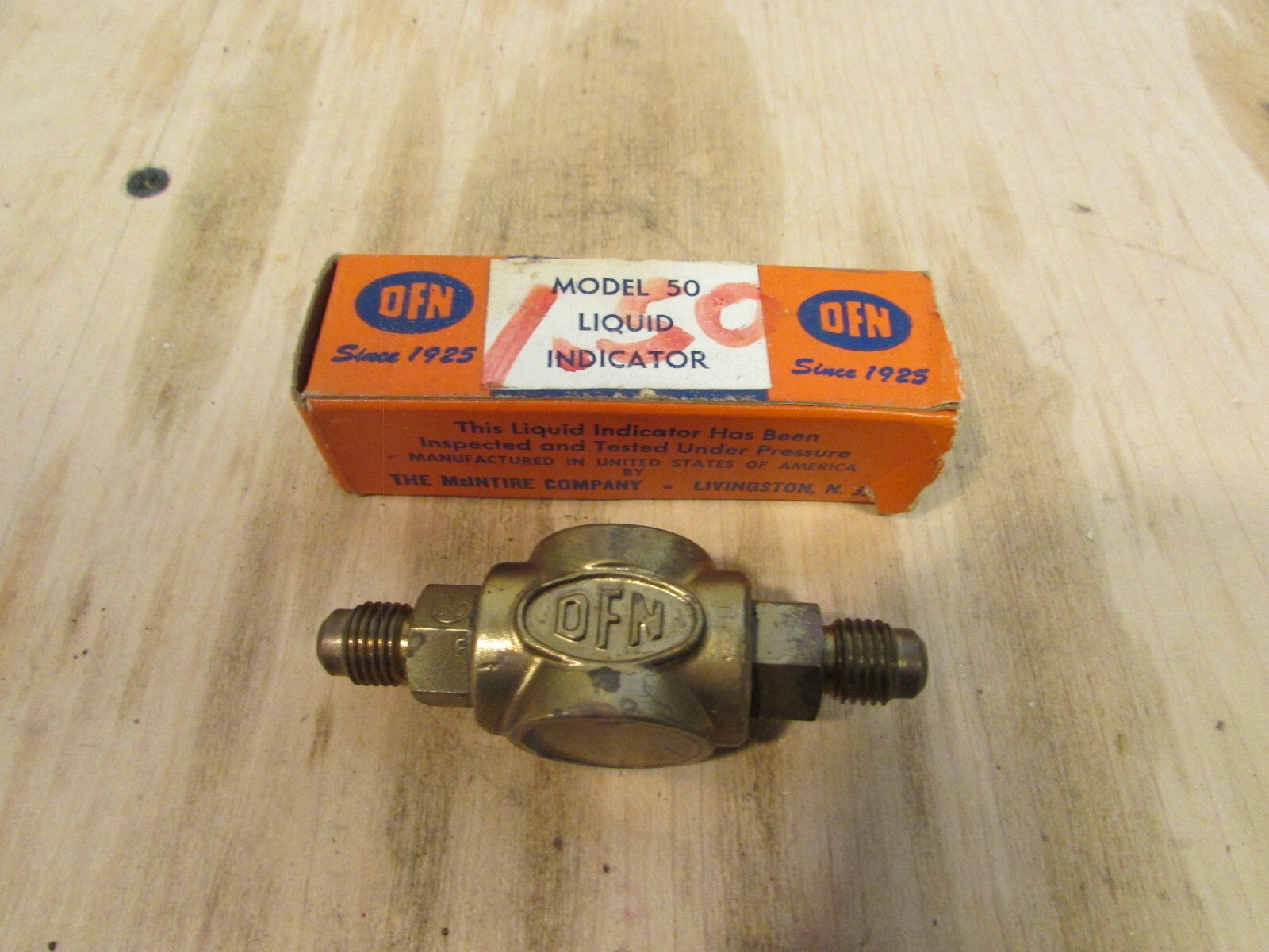 DFN Model 50 Liquid Moisture Indicator 1/4" M x 1\4" m