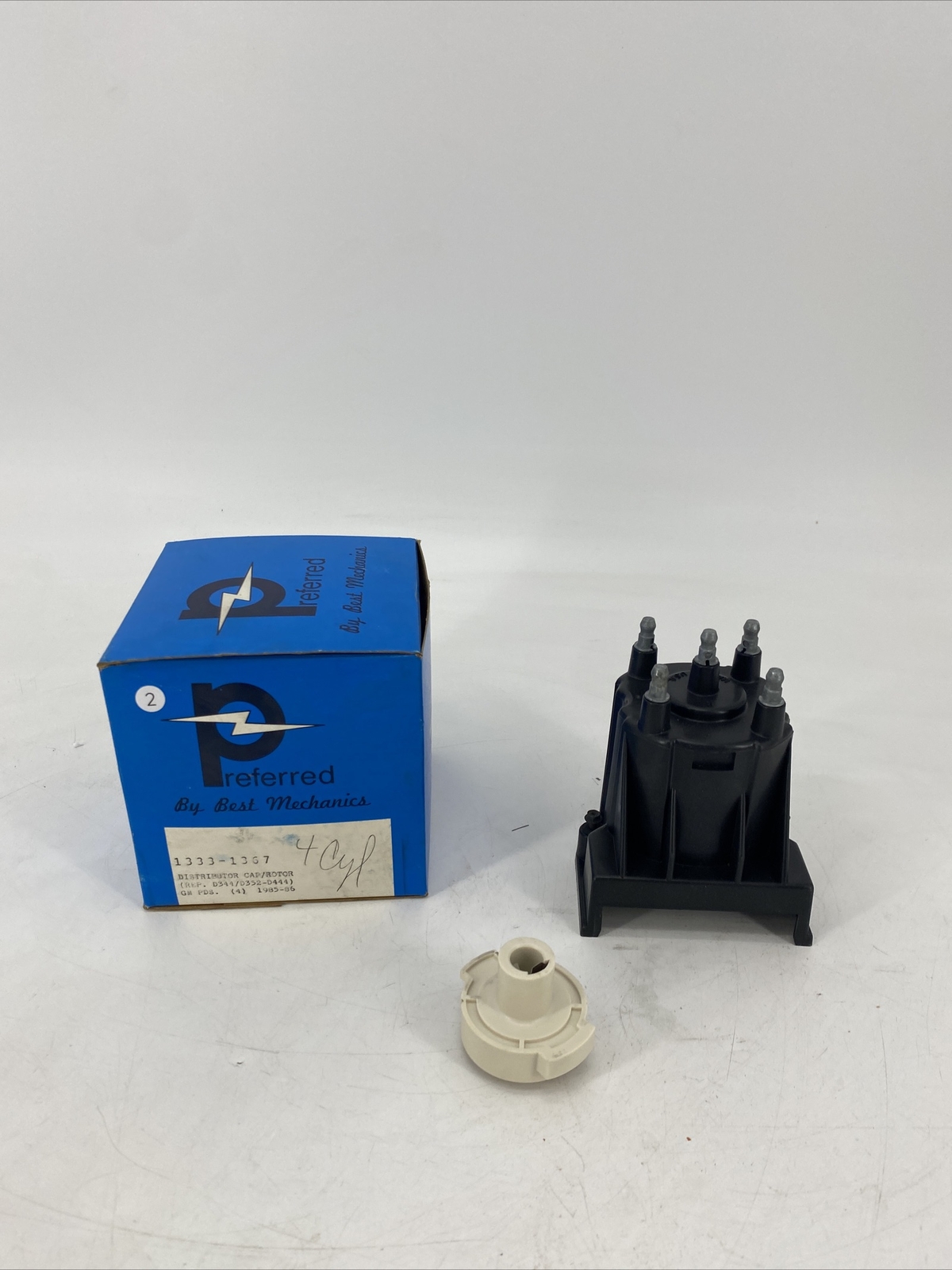 Preferred 1333-1367 Distributor Cap Only 13331367 4 Cylinder NEW OLD STOCK